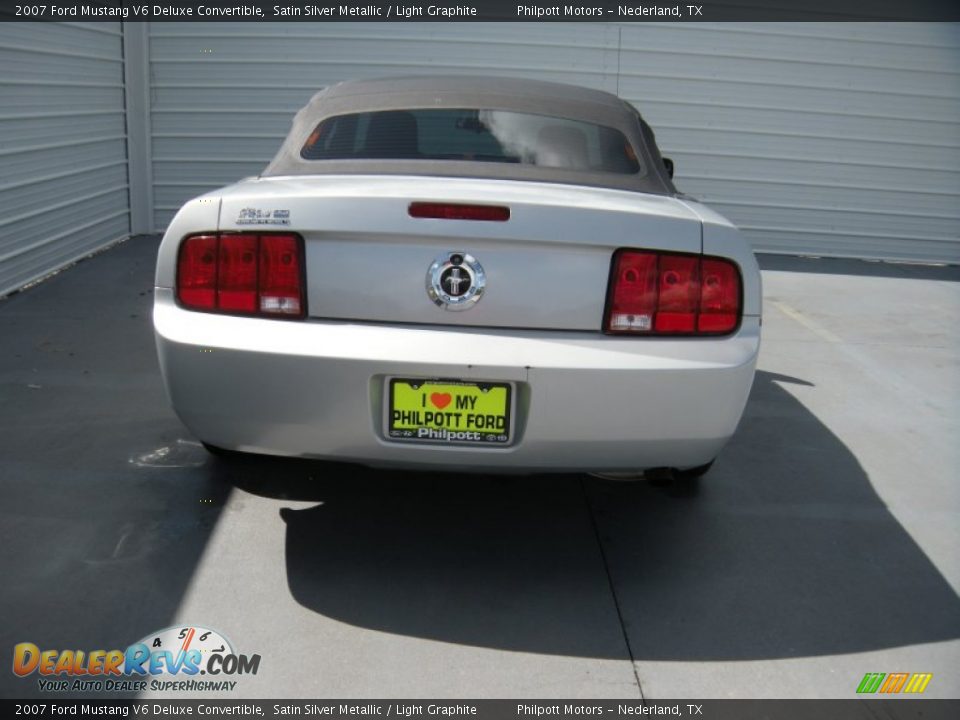 2007 Ford Mustang V6 Deluxe Convertible Satin Silver Metallic / Light Graphite Photo #10