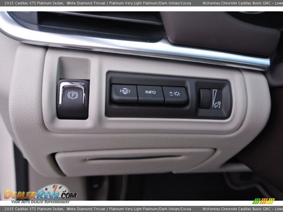 Controls of 2015 Cadillac XTS Platinum Sedan Photo #11