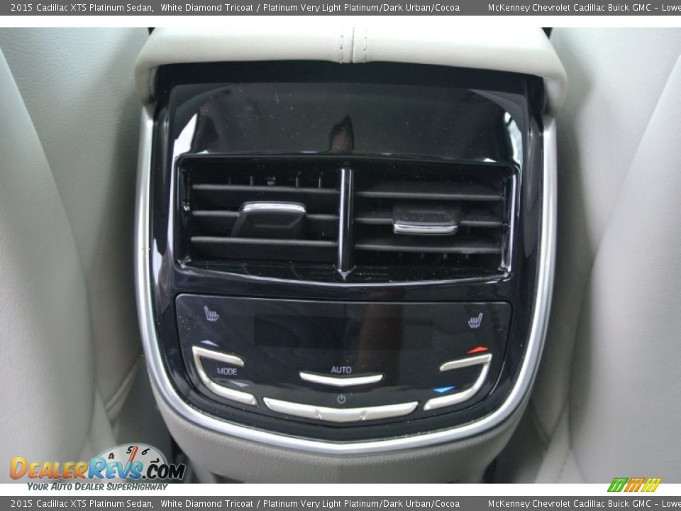 Controls of 2015 Cadillac XTS Platinum Sedan Photo #18