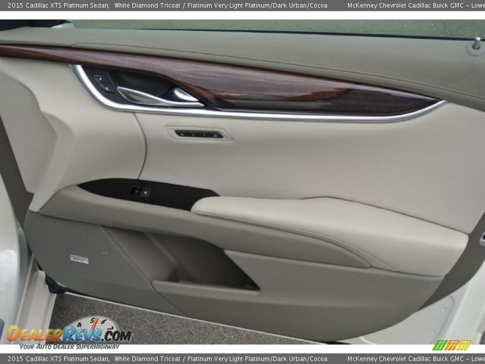 Door Panel of 2015 Cadillac XTS Platinum Sedan Photo #21