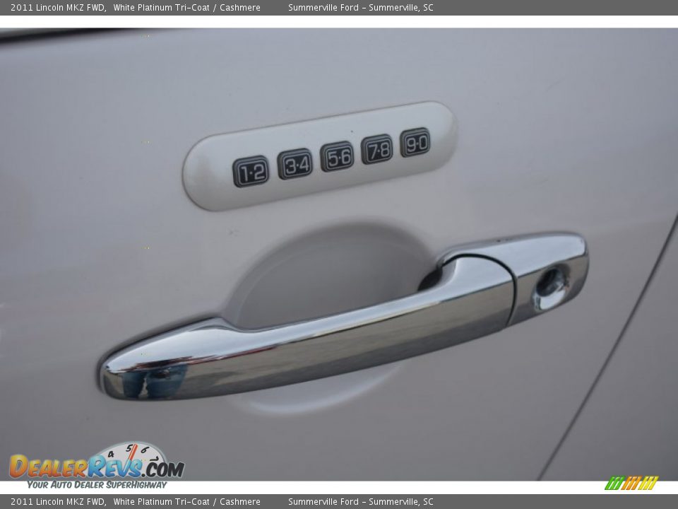 2011 Lincoln MKZ FWD White Platinum Tri-Coat / Cashmere Photo #10