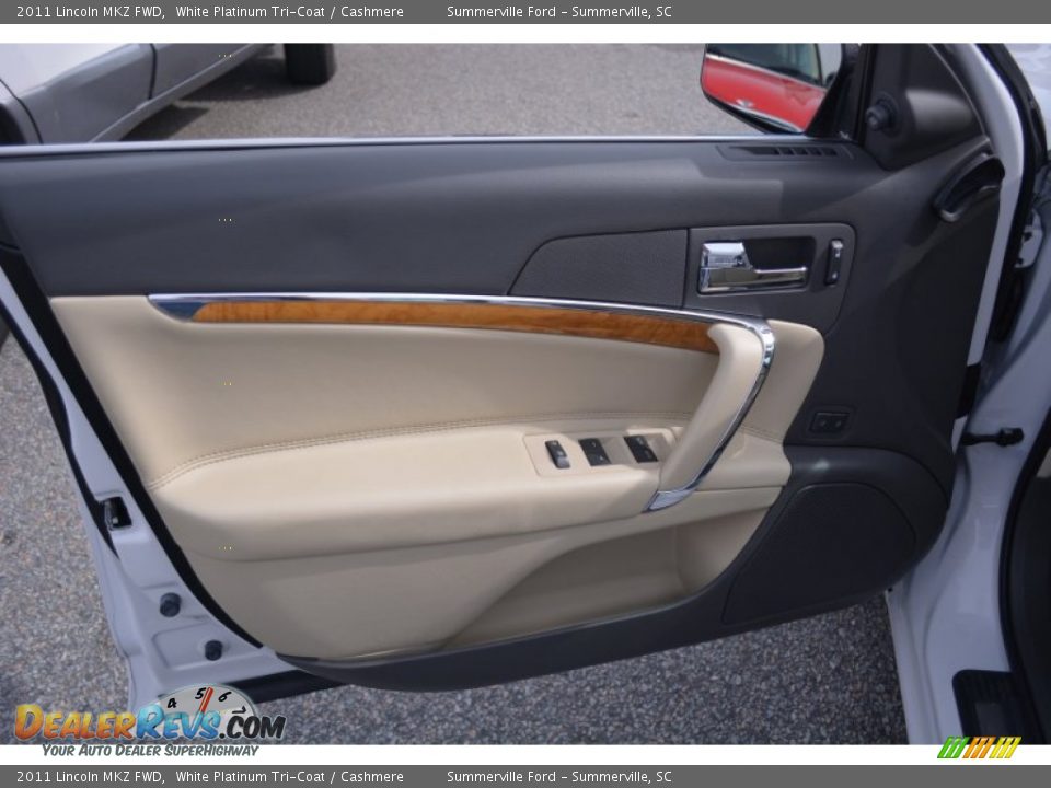 2011 Lincoln MKZ FWD White Platinum Tri-Coat / Cashmere Photo #19