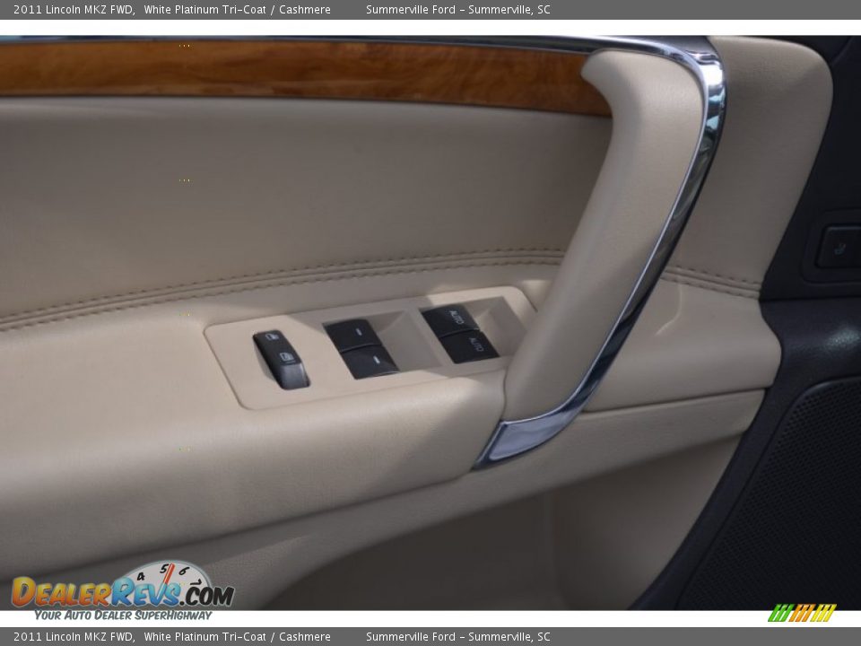 2011 Lincoln MKZ FWD White Platinum Tri-Coat / Cashmere Photo #20