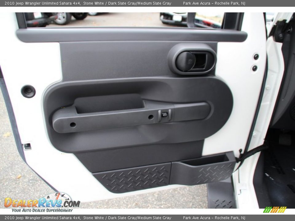 2010 Jeep Wrangler Unlimited Sahara 4x4 Stone White / Dark Slate Gray/Medium Slate Gray Photo #9