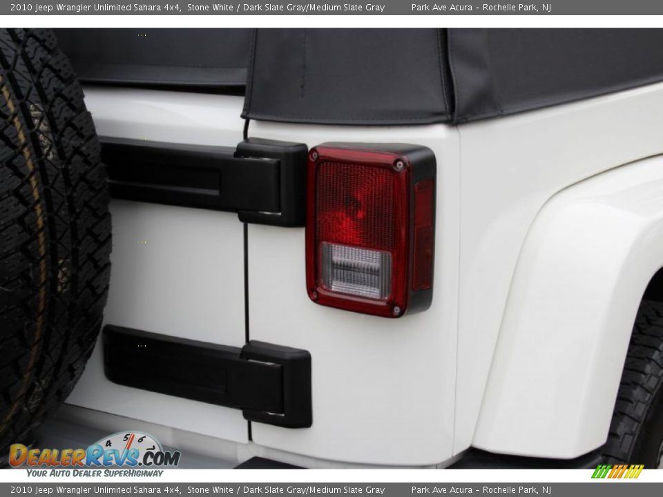 2010 Jeep Wrangler Unlimited Sahara 4x4 Stone White / Dark Slate Gray/Medium Slate Gray Photo #19