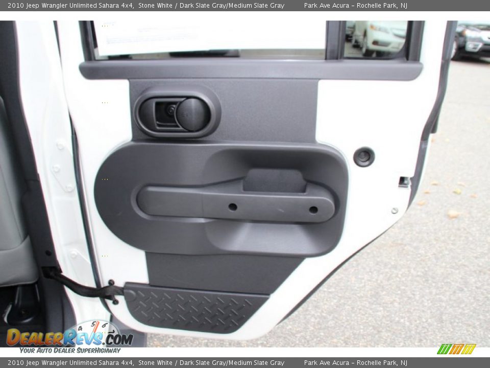 2010 Jeep Wrangler Unlimited Sahara 4x4 Stone White / Dark Slate Gray/Medium Slate Gray Photo #20