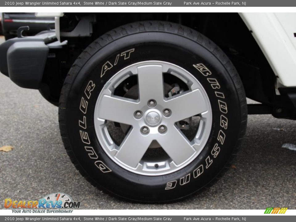 2010 Jeep Wrangler Unlimited Sahara 4x4 Stone White / Dark Slate Gray/Medium Slate Gray Photo #28