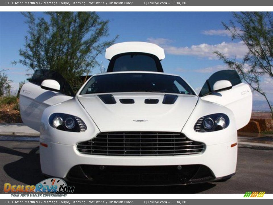Morning Frost White 2011 Aston Martin V12 Vantage Coupe Photo #4