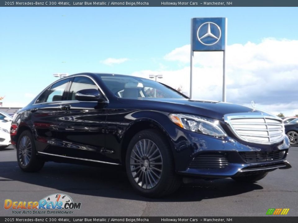 Front 3/4 View of 2015 Mercedes-Benz C 300 4Matic Photo #3