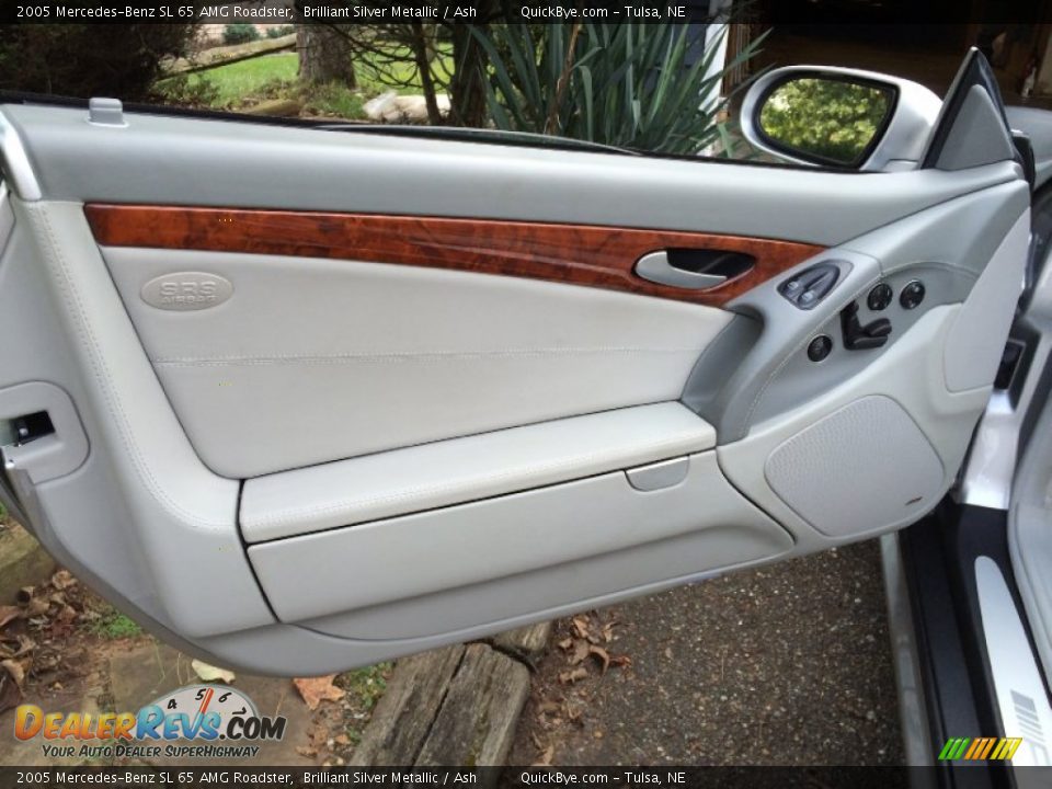 Door Panel of 2005 Mercedes-Benz SL 65 AMG Roadster Photo #6