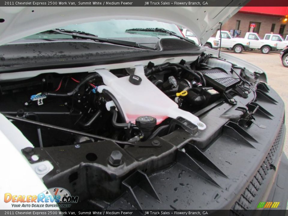 2011 Chevrolet Express 2500 Work Van Summit White / Medium Pewter Photo #17