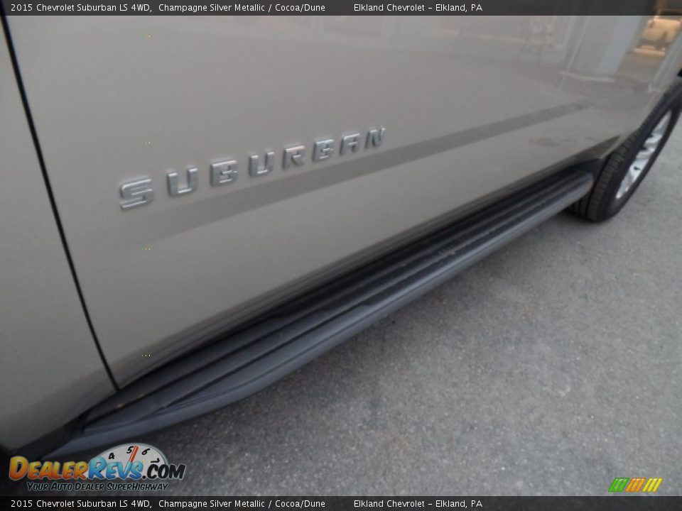 2015 Chevrolet Suburban LS 4WD Champagne Silver Metallic / Cocoa/Dune Photo #11