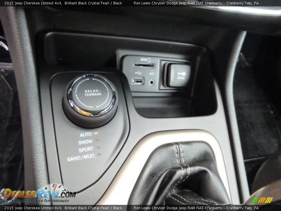 2015 Jeep Cherokee Limited 4x4 Shifter Photo #17