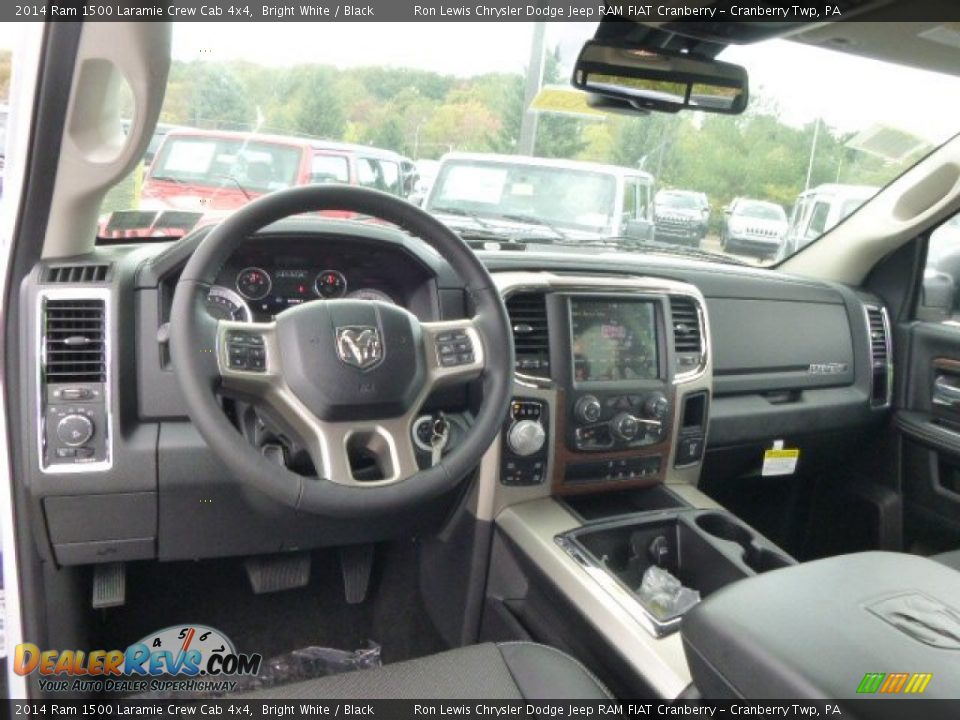 2014 Ram 1500 Laramie Crew Cab 4x4 Bright White / Black Photo #13