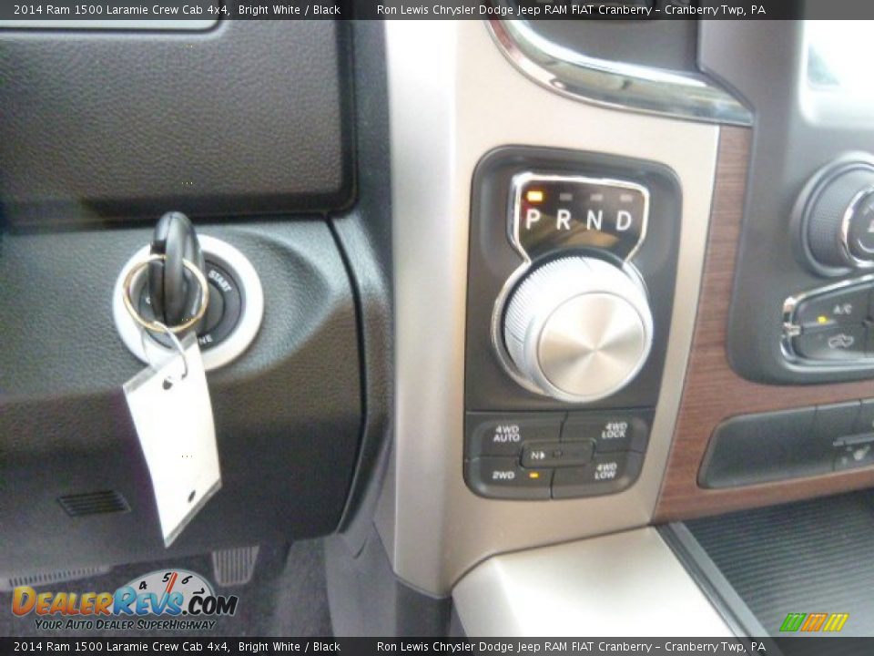 2014 Ram 1500 Laramie Crew Cab 4x4 Bright White / Black Photo #16
