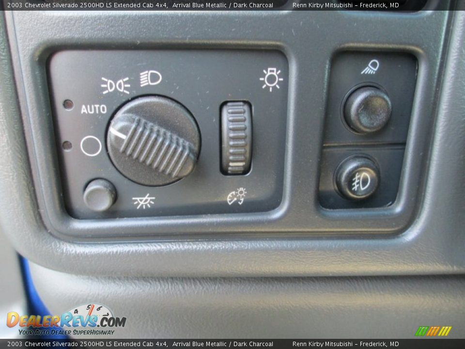 2003 Chevrolet Silverado 2500HD LS Extended Cab 4x4 Arrival Blue Metallic / Dark Charcoal Photo #18