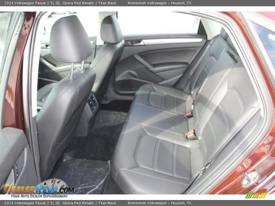 2014 Volkswagen Passat 2.5L SE Opera Red Metallic / Titan Black Photo #16