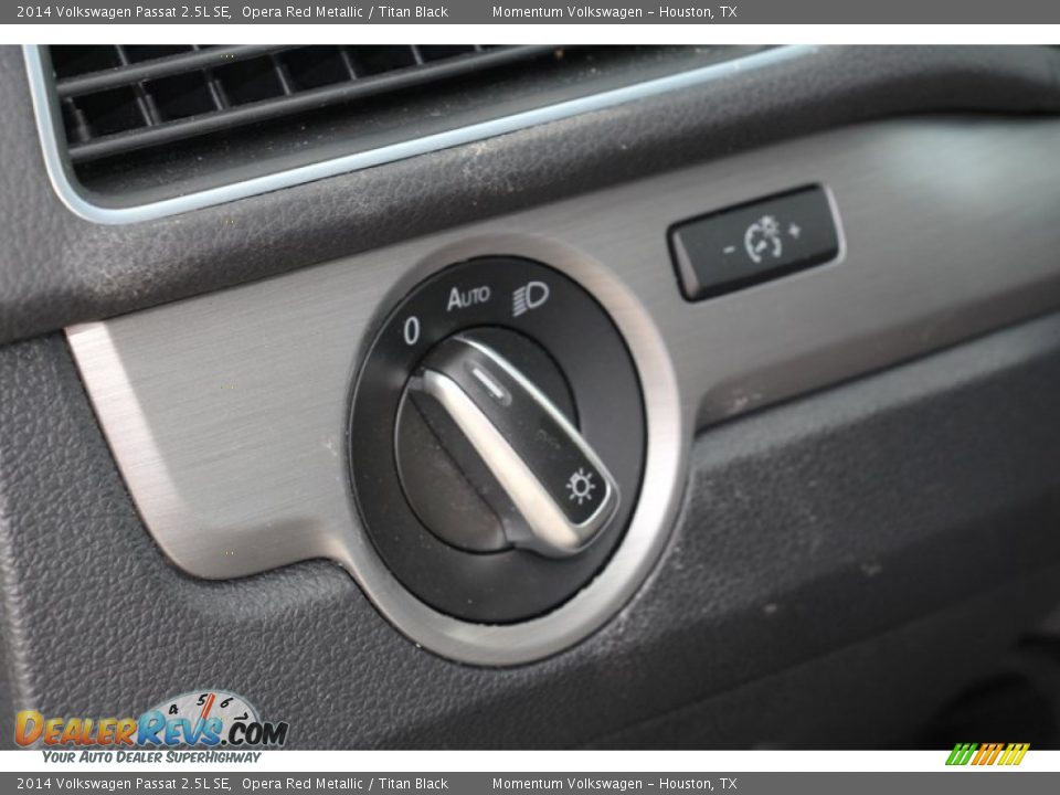 2014 Volkswagen Passat 2.5L SE Opera Red Metallic / Titan Black Photo #21