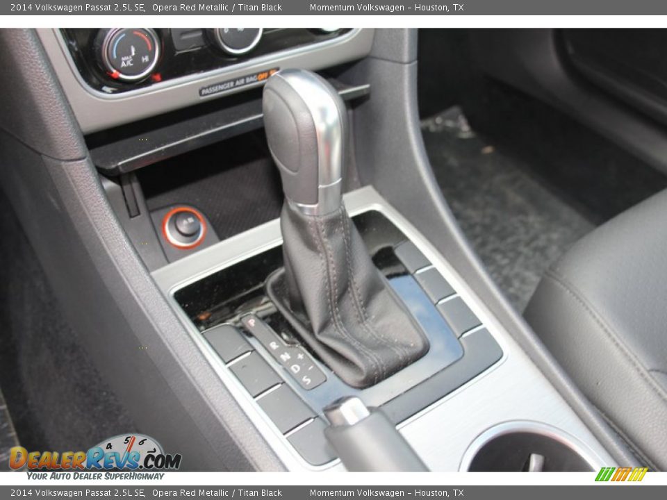 2014 Volkswagen Passat 2.5L SE Opera Red Metallic / Titan Black Photo #22