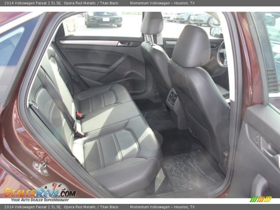 2014 Volkswagen Passat 2.5L SE Opera Red Metallic / Titan Black Photo #29