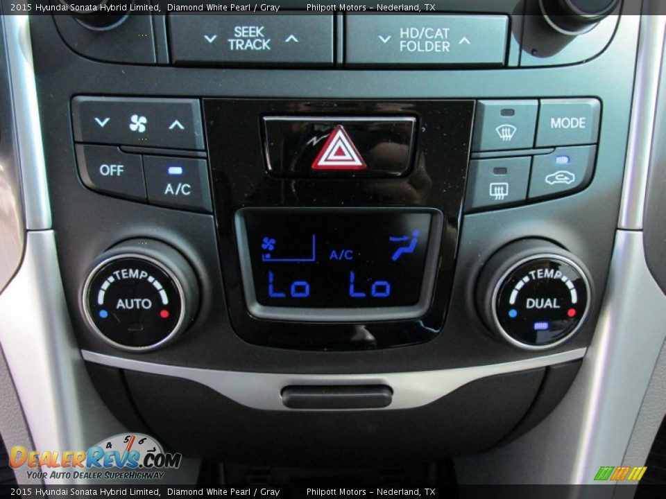 Controls of 2015 Hyundai Sonata Hybrid Limited Photo #30