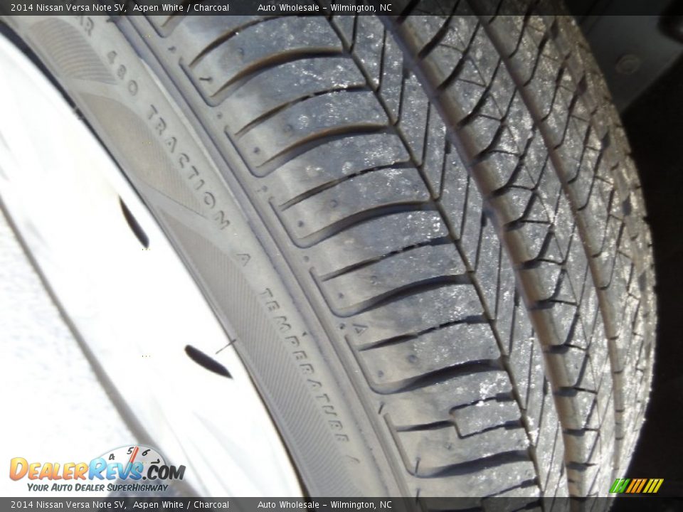 2014 Nissan Versa Note SV Aspen White / Charcoal Photo #8
