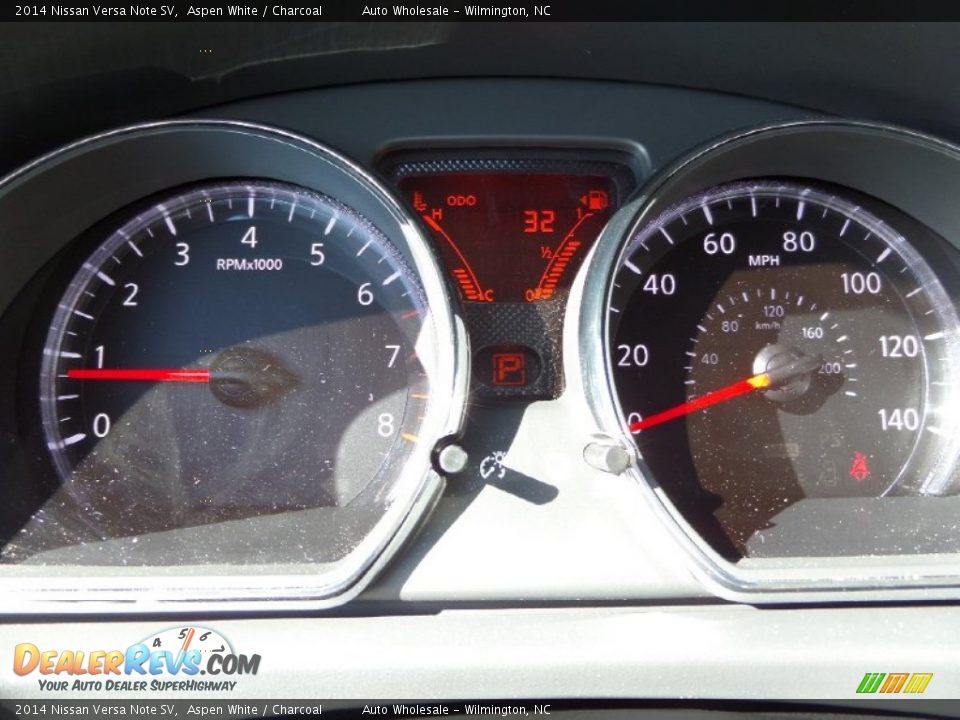 2014 Nissan Versa Note SV Aspen White / Charcoal Photo #15