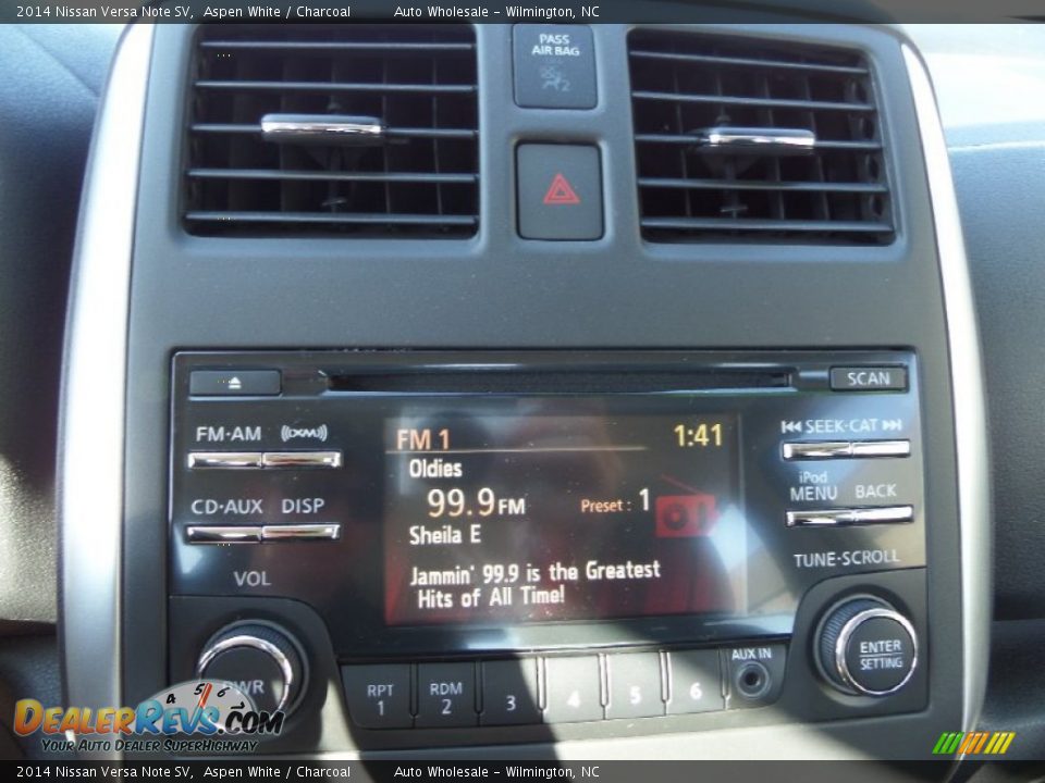 2014 Nissan Versa Note SV Aspen White / Charcoal Photo #16