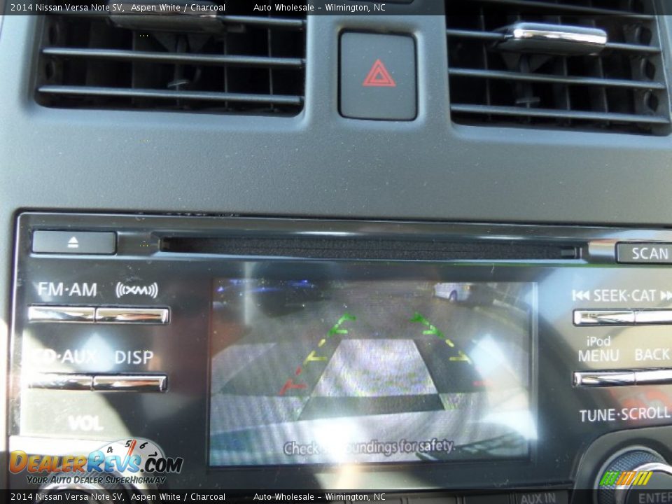 2014 Nissan Versa Note SV Aspen White / Charcoal Photo #17
