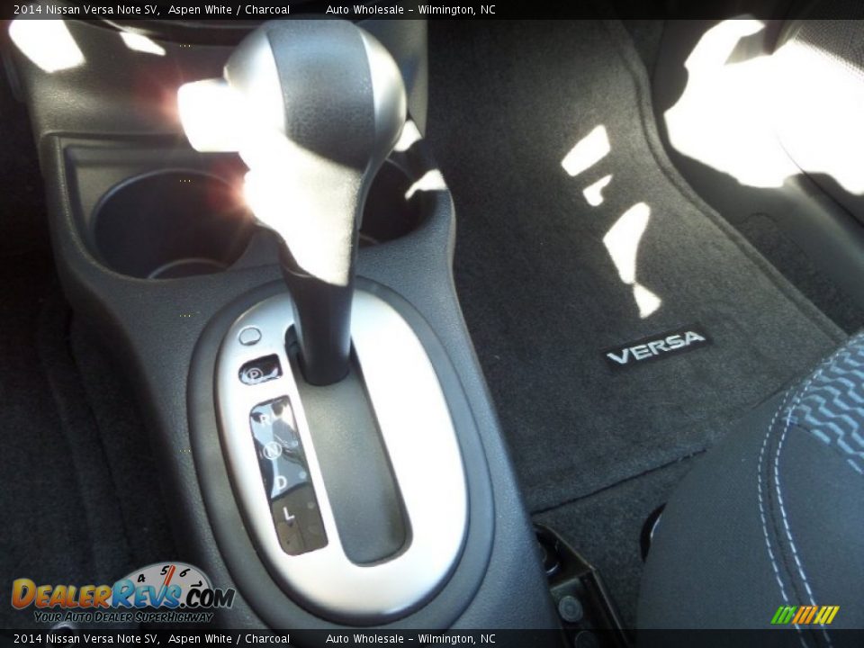 2014 Nissan Versa Note SV Aspen White / Charcoal Photo #19