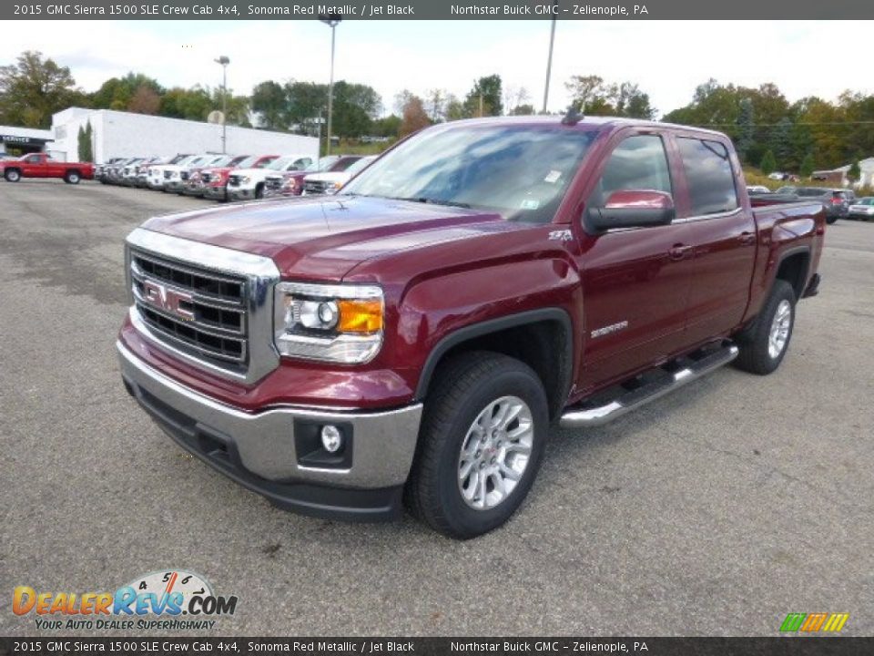 Front 3/4 View of 2015 GMC Sierra 1500 SLE Crew Cab 4x4 Photo #1