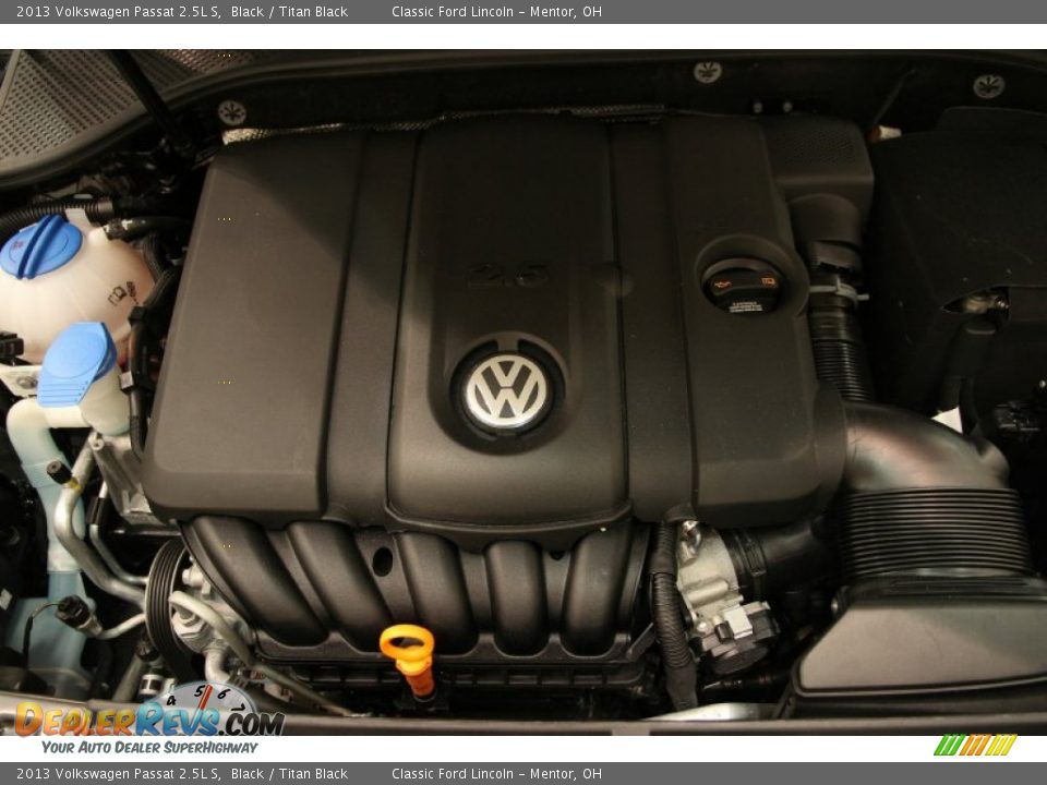 2013 Volkswagen Passat 2.5L S Black / Titan Black Photo #18