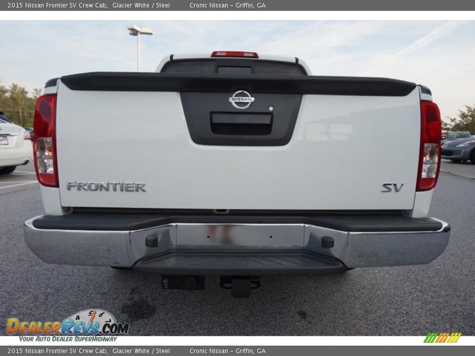 2015 Nissan Frontier SV Crew Cab Glacier White / Steel Photo #4