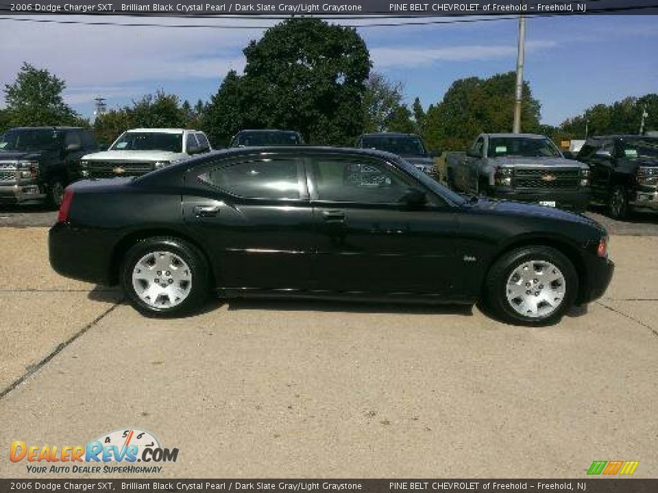 2006 Dodge Charger SXT Brilliant Black Crystal Pearl / Dark Slate Gray/Light Graystone Photo #4