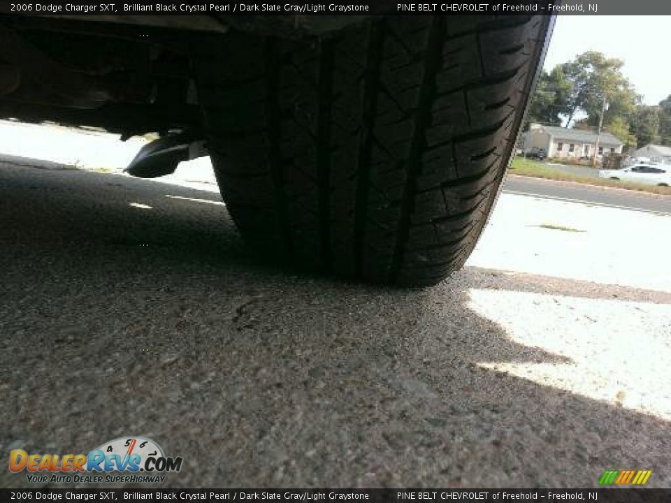 2006 Dodge Charger SXT Brilliant Black Crystal Pearl / Dark Slate Gray/Light Graystone Photo #24