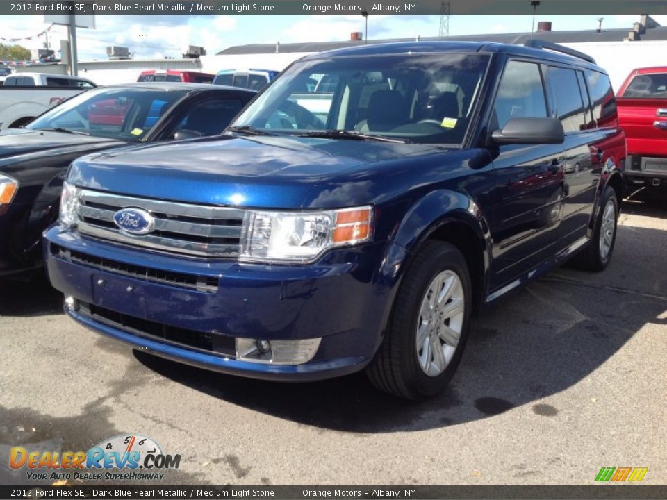 Front 3/4 View of 2012 Ford Flex SE Photo #3