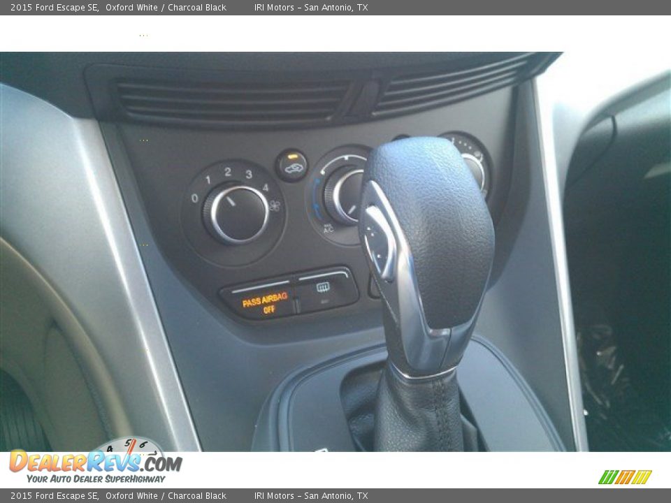 2015 Ford Escape SE Oxford White / Charcoal Black Photo #28