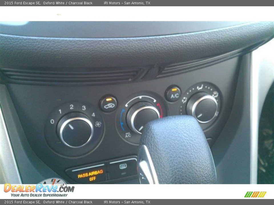 2015 Ford Escape SE Oxford White / Charcoal Black Photo #29