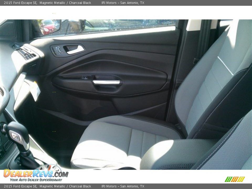 2015 Ford Escape SE Magnetic Metallic / Charcoal Black Photo #17