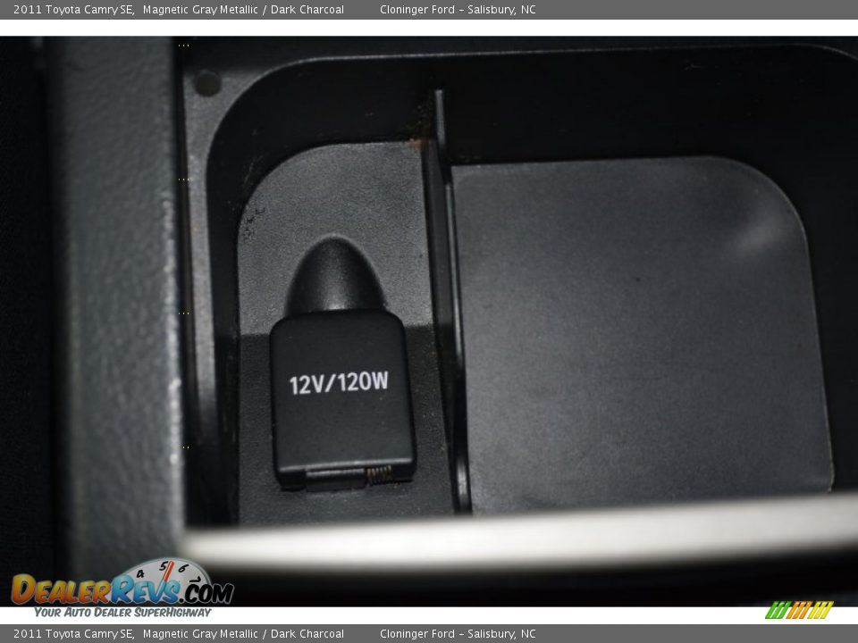 2011 Toyota Camry SE Magnetic Gray Metallic / Dark Charcoal Photo #22