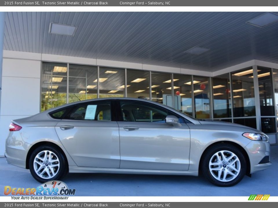2015 Ford Fusion SE Tectonic Silver Metallic / Charcoal Black Photo #2