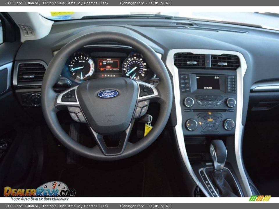 2015 Ford Fusion SE Tectonic Silver Metallic / Charcoal Black Photo #11