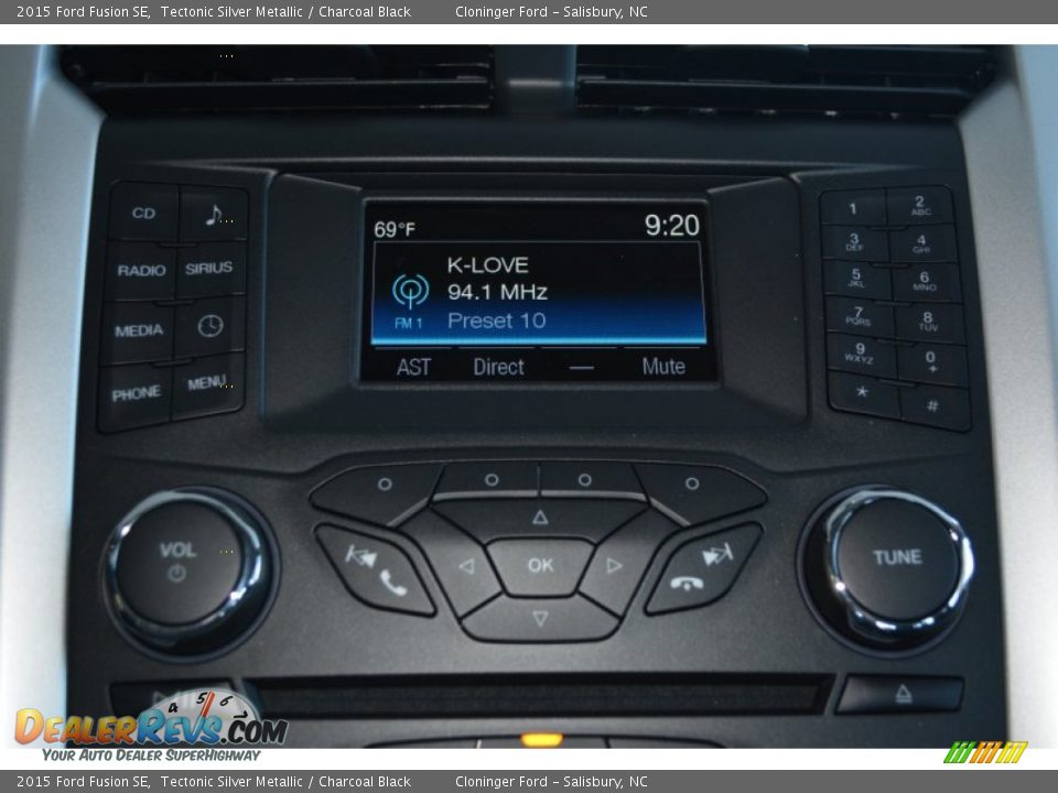 2015 Ford Fusion SE Tectonic Silver Metallic / Charcoal Black Photo #12