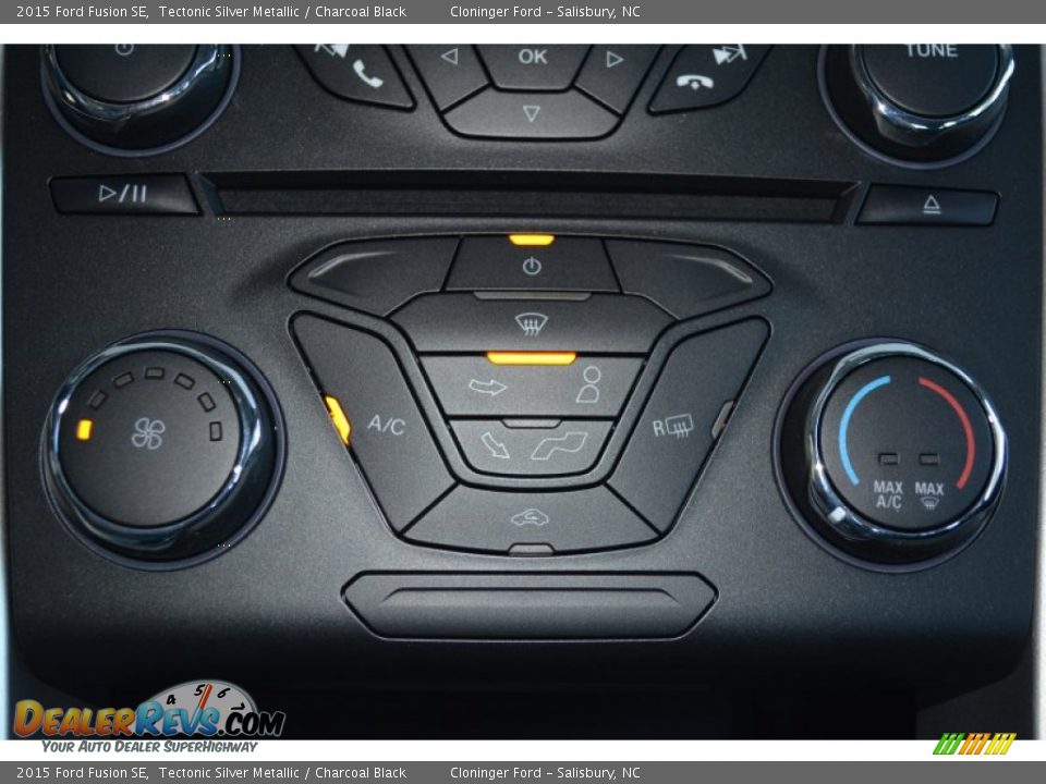 2015 Ford Fusion SE Tectonic Silver Metallic / Charcoal Black Photo #14