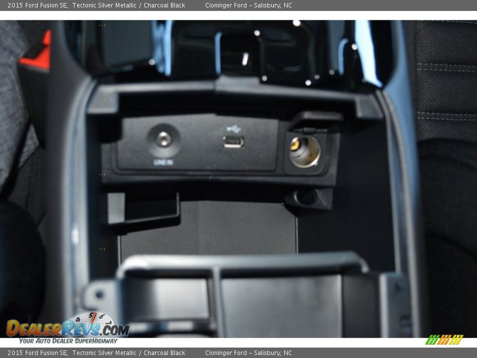 2015 Ford Fusion SE Tectonic Silver Metallic / Charcoal Black Photo #16