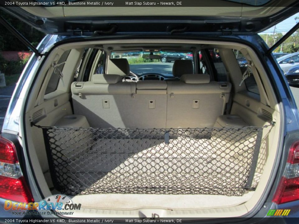 2004 Toyota Highlander V6 4WD Bluestone Metallic / Ivory Photo #19