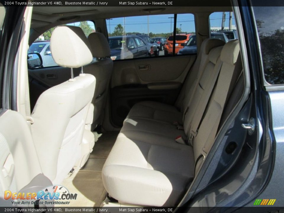 2004 Toyota Highlander V6 4WD Bluestone Metallic / Ivory Photo #21