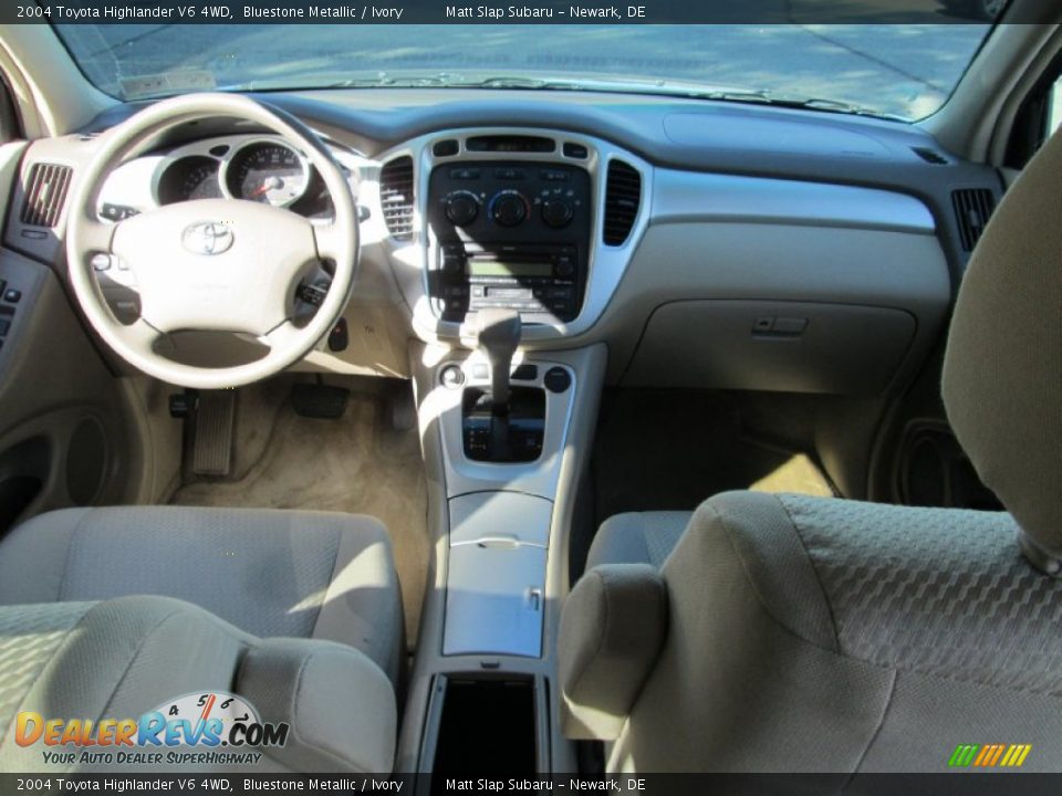 2004 Toyota Highlander V6 4WD Bluestone Metallic / Ivory Photo #24