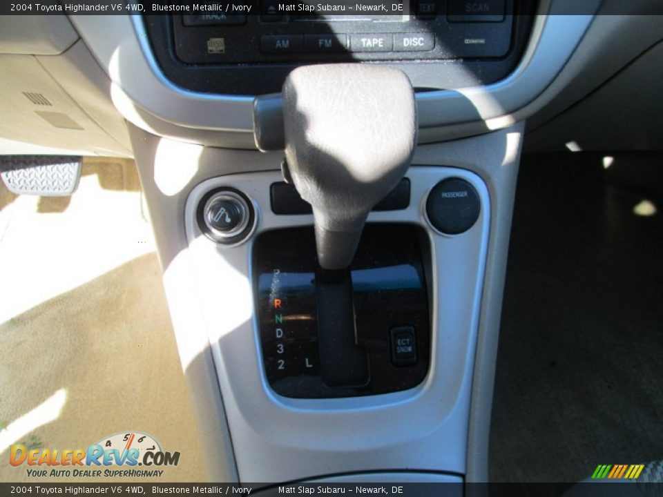 2004 Toyota Highlander V6 4WD Bluestone Metallic / Ivory Photo #26