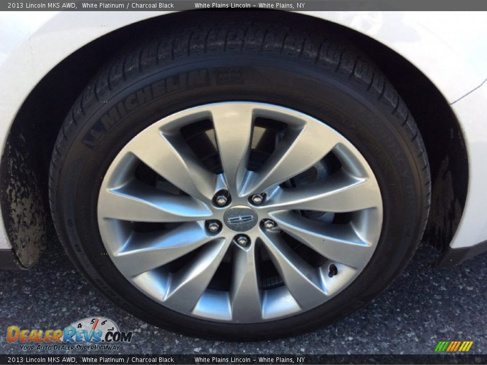 2013 Lincoln MKS AWD White Platinum / Charcoal Black Photo #3